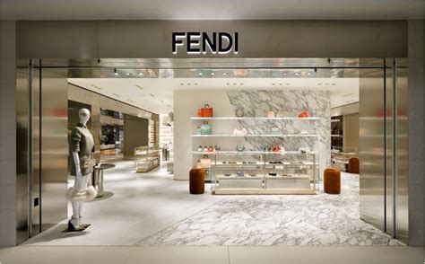 de quien es la marca fendi|The History of Fendi.